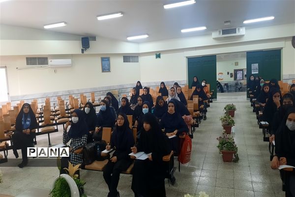 کارگاه آموزشی خبرنگاران دانش‌آموز ناحیه ۷ مشهد