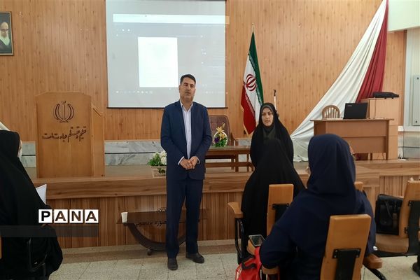 کارگاه آموزشی خبرنگاران دانش‌آموز ناحیه ۷ مشهد