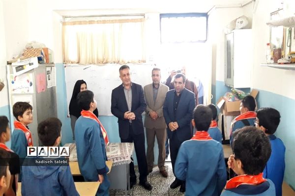 نواختن زنگ مانور بازگشایی مدارس شهرستان محمودآباد همزمان با سراسر استان مازندران