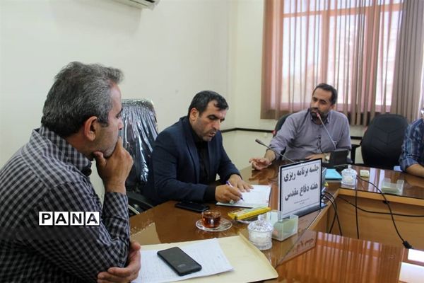 جلسه برنامه‌ریزی گرامیداشت هفته دفاع مقدس در محمود‌آباد