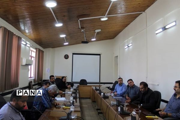جلسه برنامه‌ریزی گرامیداشت هفته دفاع مقدس در محمود‌آباد
