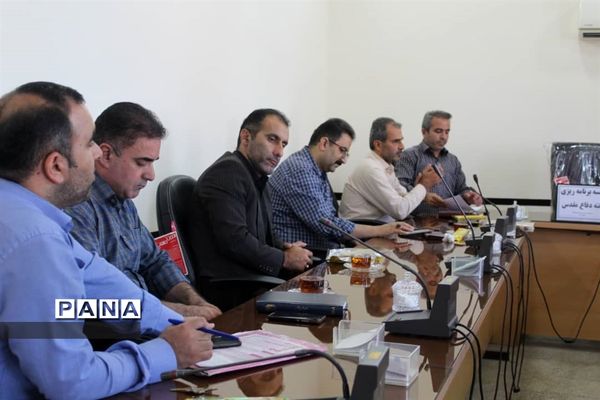 جلسه برنامه‌ریزی گرامیداشت هفته دفاع مقدس در محمود‌آباد