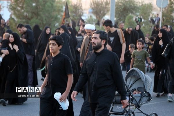 راهپیمایی عاشقان سیدالشهدا(ع) به‌مناسبت روز اربعین در قم-2