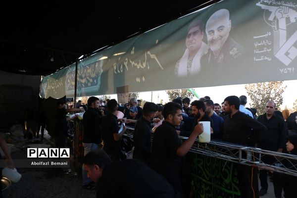 راهپیمایی عاشقان سیدالشهدا(ع) به‌مناسبت روز اربعین در قم-2
