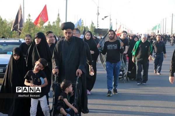 راهپیمایی عاشقان سیدالشهدا(ع) به‌مناسبت روز اربعین در قم-2