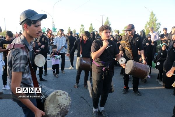 راهپیمایی عاشقان سیدالشهدا(ع) به‌مناسبت روز اربعین در قم-2