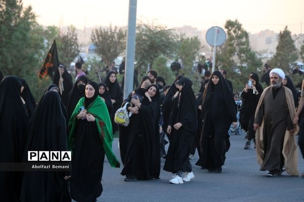 راهپیمایی عاشقان سیدالشهدا(ع) به‌مناسبت روز اربعین در قم-2