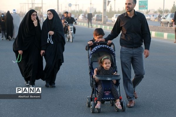 راهپیمایی عاشقان سیدالشهدا(ع) به‌مناسبت روز اربعین در قم-2