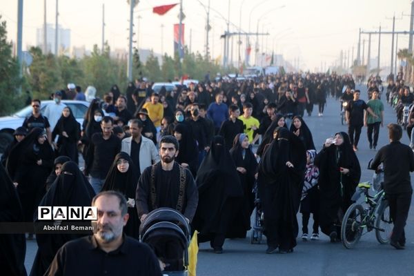 راهپیمایی عاشقان سیدالشهدا(ع) به‌مناسبت روز اربعین در قم-2