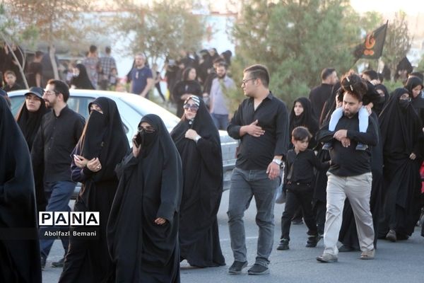 راهپیمایی عاشقان سیدالشهدا(ع) به‌مناسبت روز اربعین در قم-2