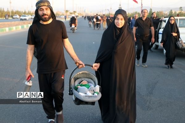 راهپیمایی عاشقان سیدالشهدا(ع) به‌مناسبت روز اربعین در قم-2