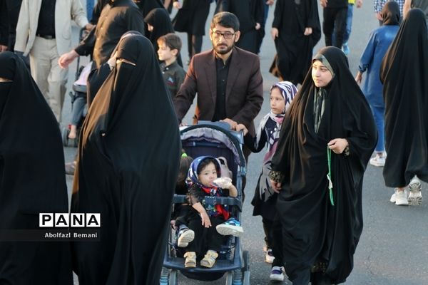 راهپیمایی عاشقان سیدالشهدا(ع) به‌مناسبت روز اربعین در قم-2