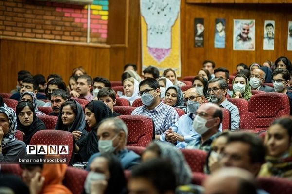 آیین تجلیل از افتخارآفرینان کنکور ۱۴۰۱ دانش‌آموزان مدارس استعدادهای درخشان(سمپاد) استان کرمانشاه