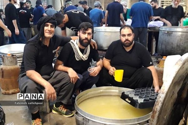حضور موکب عظیم حسینی ستاد بازسازی عتبات عالیات شهرستان قرچک در نجف