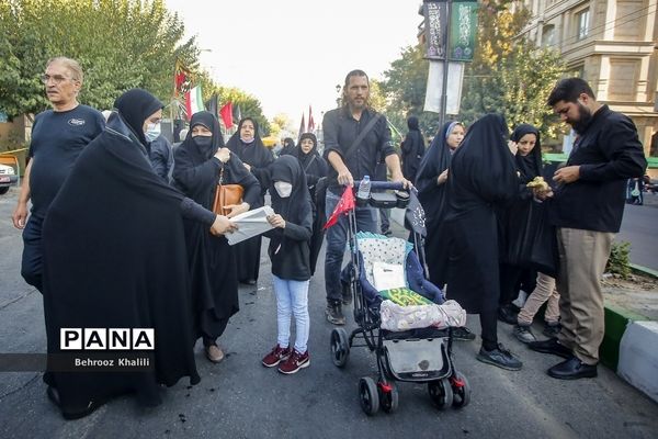 موکب فرزندان حاج قاسم در راهپیمایی اربعین حسینی-تهران