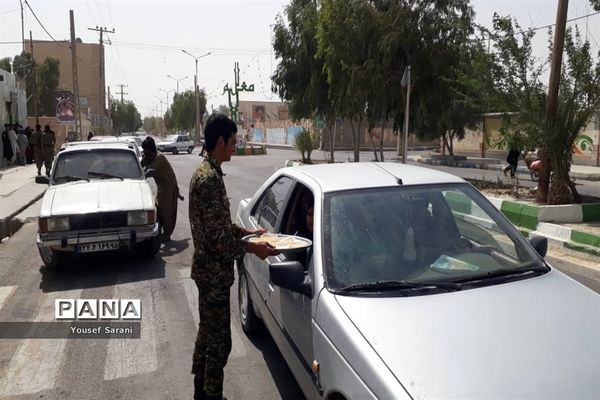 پذیرایی دانش‌آموزان و فرهنگیان هیرمندی از عزاداران اربعین حسینی (ع)