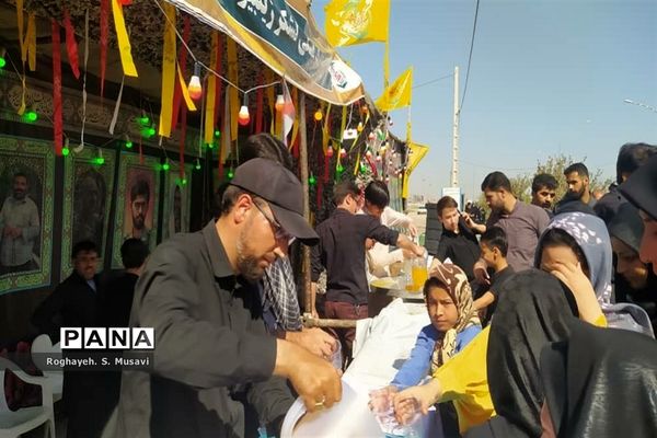 راهپیمایی اربعینی زائران سیدالشهدا(ع) در قم-3