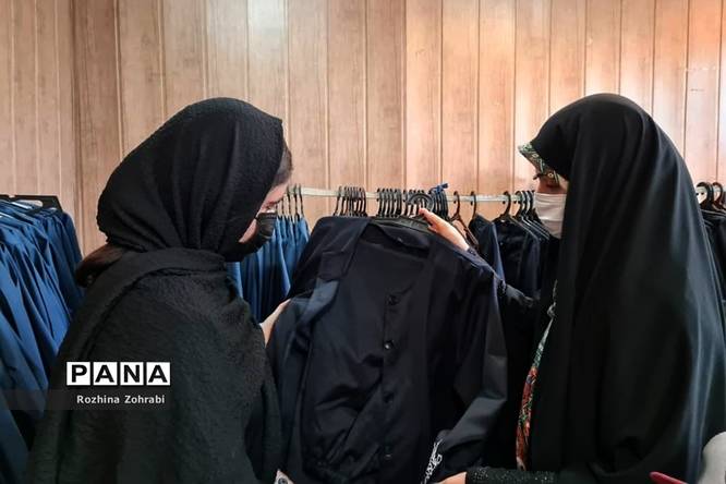 جنب و جوش دانشآموزان برای خرید لباس فرم مدرسه