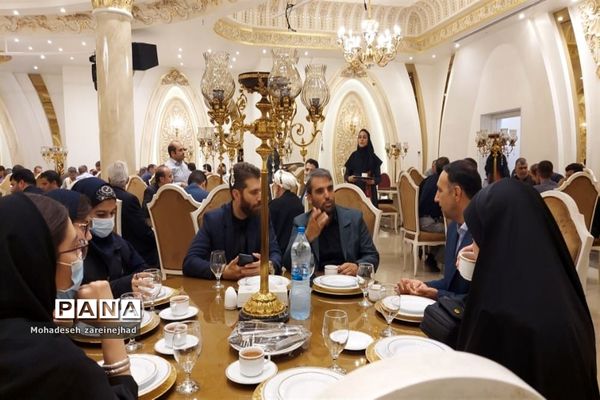 جلسه هم‌اندیشی مدیران مدارس شهرستان قرچک