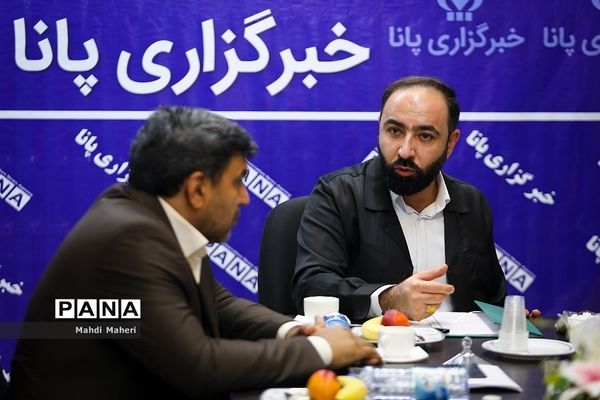 امضا تفاهم نامه همکاری سازمان دانش‌آموزی و کمیته امداد امام خمینی با موضوع «شور عاطفه‌ها»