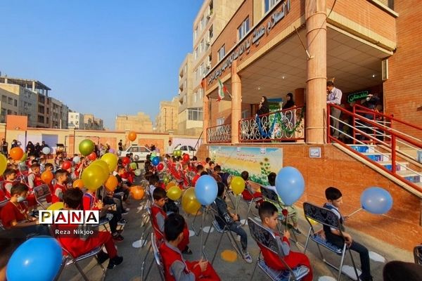 مراسم نمادین جشن غنچه‌ها در شهرستان بهارستان