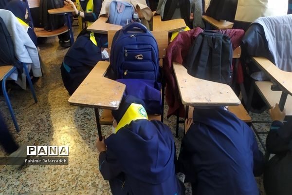بیست و چهارمین مانور سراسری زلزله و ایمنی مدارس در آموزشگاه مختارنامه یک