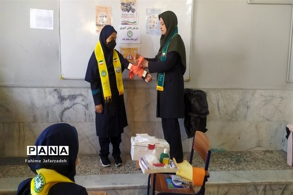 بیست و چهارمین مانور سراسری زلزله و ایمنی مدارس در آموزشگاه مختارنامه یک