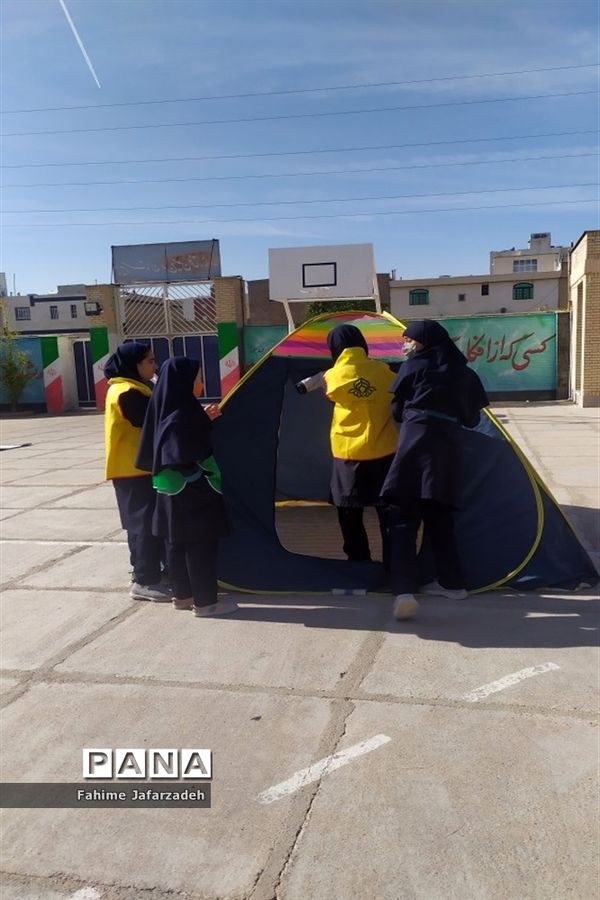 بیست و چهارمین مانور سراسری زلزله و ایمنی مدارس در آموزشگاه مختارنامه یک