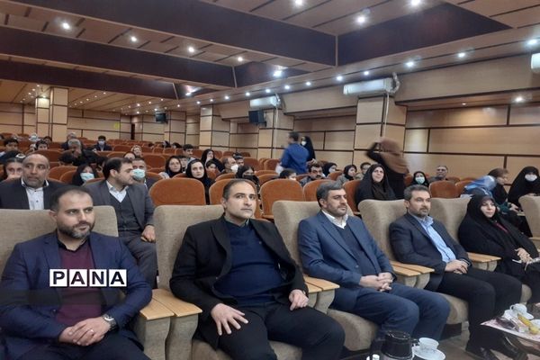 مراسم تجلیل از دانش‌آموزان برگزیده  مسابقات فرهنگی و هنری در سال تحصیلی 1401-1400