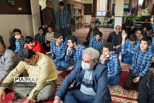 دیدار صمیمی امام‌جمعه رودهن با دانش‌آموزان مدرسه شهید بهشتی رودهن