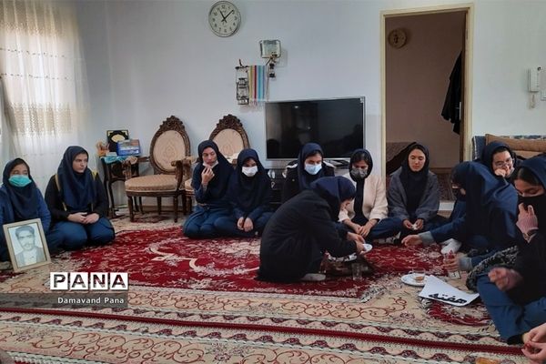 دیدار دانش‌آموزان سربندان دماوند با خانواده معظم شهید «مهدی آقامحمدی»