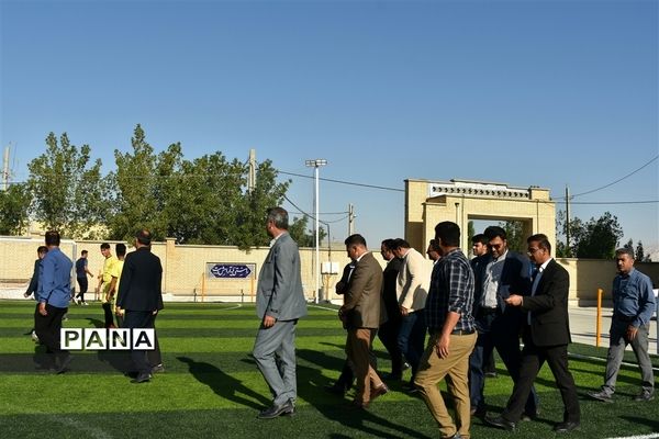 افتتاح زمین چمن مصنوعی هنرستان شهید چمران شهر گله‌دار استان فارس