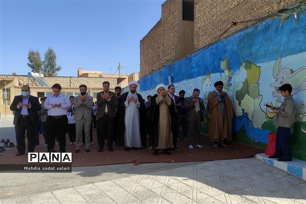 اجرای طرح «نماز نور چشم» در دبستان پاسداران ناحیه ۱ یزد