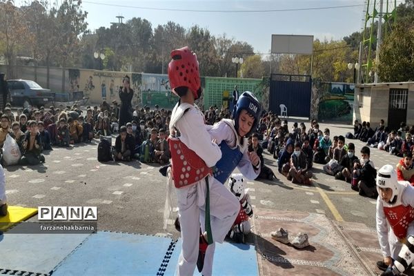 برگزاری المپیاد ورزشی درون مدرسه‌ای به‌مناسبت هفته بسیج در منطقه کهریزک