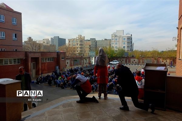 آمادگی آموزشگاه انصارالمهدی شهرستان قرچک برای برگزاری بیست و چهارمین مانور سراسری زلزله و ایمنی