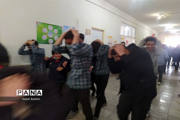 بیست و چهارمین مانور سراسری زلزله و ایمنی مدارس در اقلید استان فارس