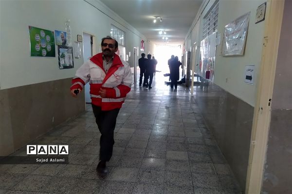 بیست و چهارمین مانور سراسری زلزله و ایمنی مدارس در اقلید استان فارس