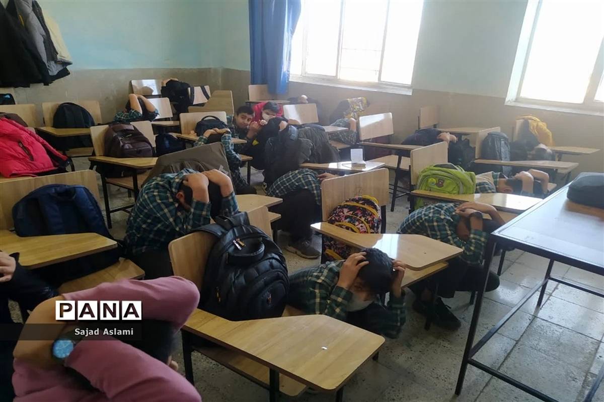 بیست و چهارمین مانور سراسری زلزله و ایمنی مدارس در اقلید استان فارس