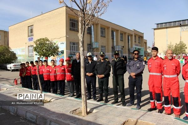 برگزاری مانور زلزله همزمان با سراسر کشور در مدارس فارس