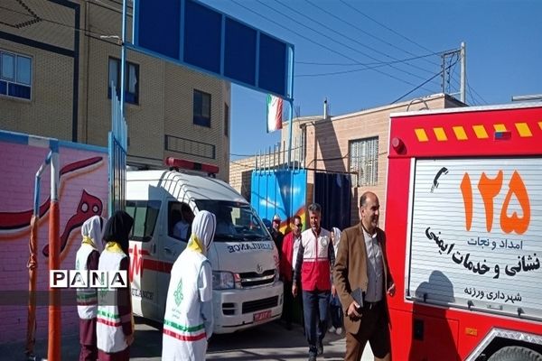 برگزاری مانور زلزله در شهرستان ورزنه