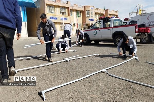 مانور زلزله در دبیرستان شهید «احمد علمداری» جعفرآباد قم