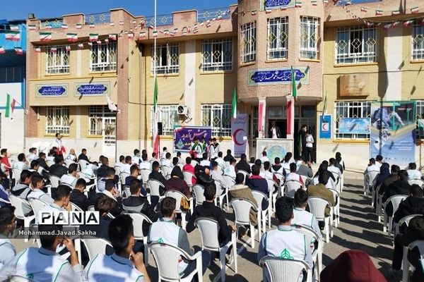 مانور زلزله در دبیرستان شهید «احمد علمداری» جعفرآباد قم