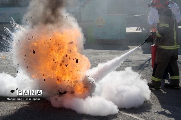 برگزاری مانور زلزله و ایمنی در بهارستان‌دو