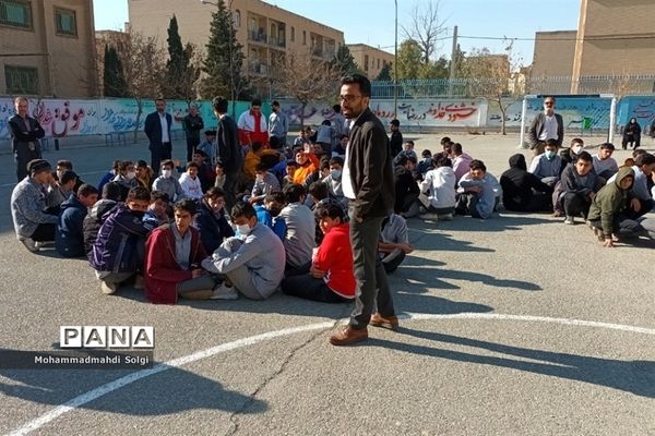 بیست و چهارمین مانور زلزله همزمان با سراسر کشور در مدرسه البرز شهریار