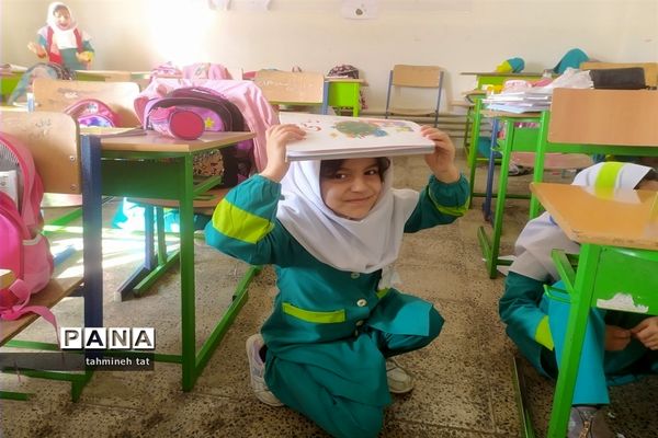 مانورسراسری  زلزله در دبستان شهیدان حجازی گلوگاه