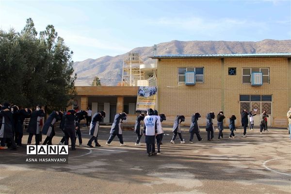 بیست و چهارمین مانور سراسری زلزله و ایمنی مدارس در دبیرستان دخترانه فدک ناحیه یک شهرستان خرم آباد