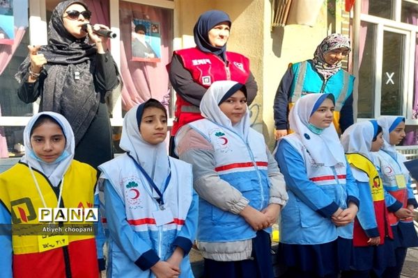 برگزاری کلاس‌های آموزشی آشنایی و نحوه مقابله با حوادث و مخاطرات طبیعی در دبستان شیخ مفید منطقه ۱۴