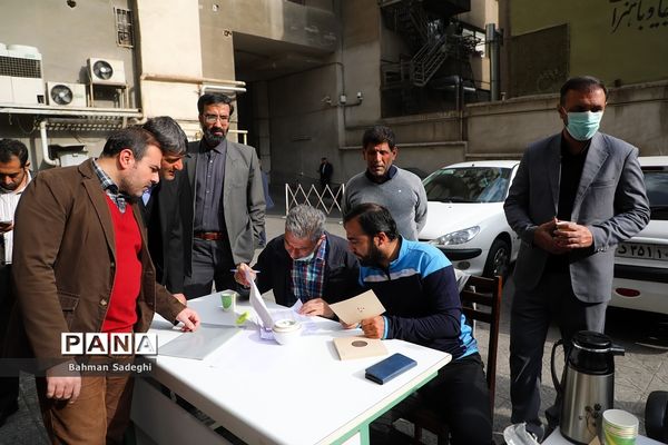 برگزاری مسابقات تیراندازی با تپانچه کارکنان وزارت آموزش و پرورش در هفته بسیج