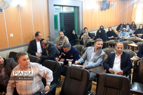 برگزاری انتخابات شورای انجمن اولیا و مربیان در اداره آموزش و پرورش ناحیه یک شهرری