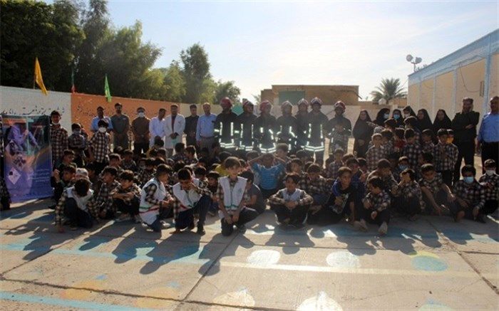 مانور زلزله در مدارس خارک برگزار شد